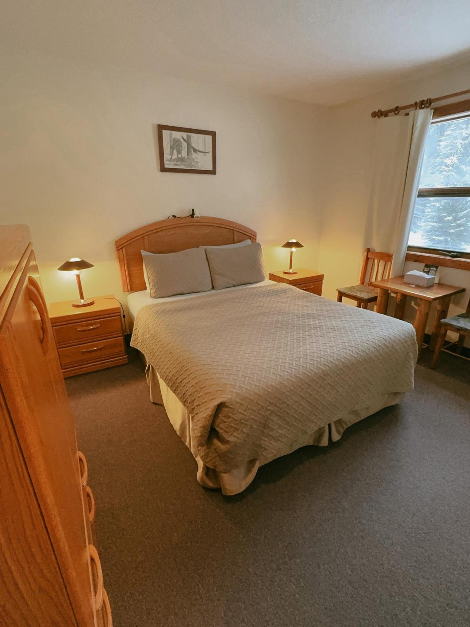 Alpine Meadows Lodge Golden