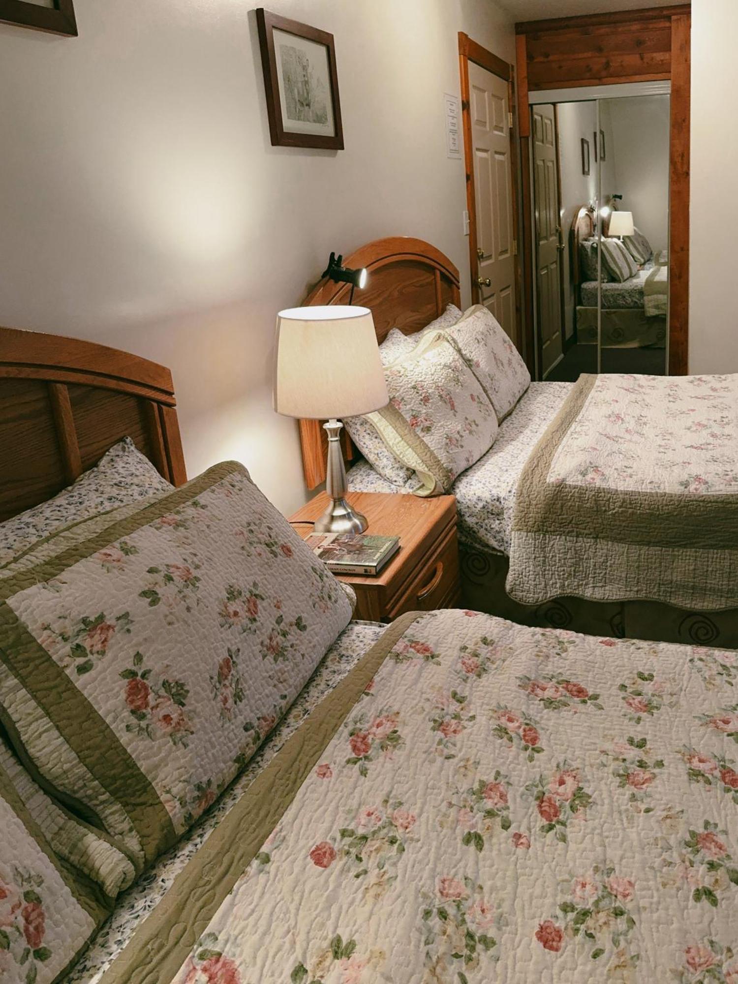 Alpine Meadows Lodge Golden